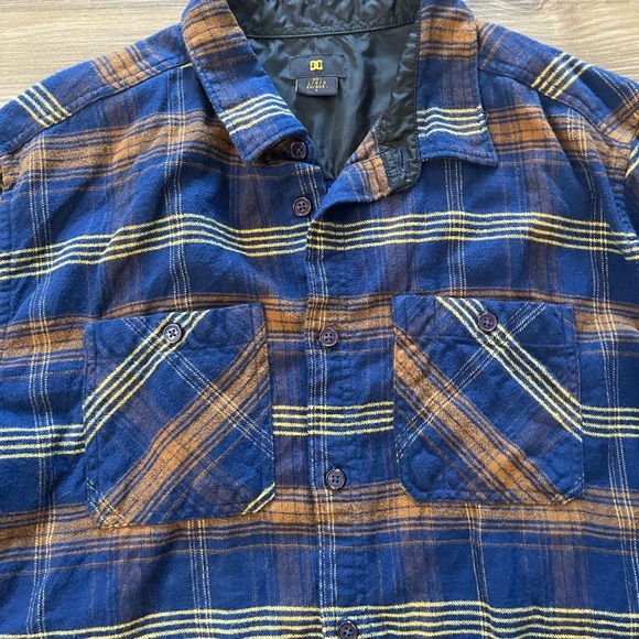 DC Men’s Blue and Brown Flannel - Picture 4 of 5